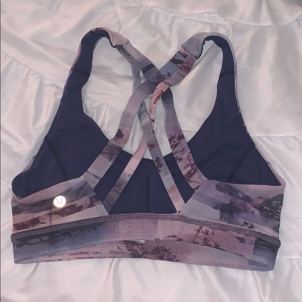 Lululemon sports bra size 4